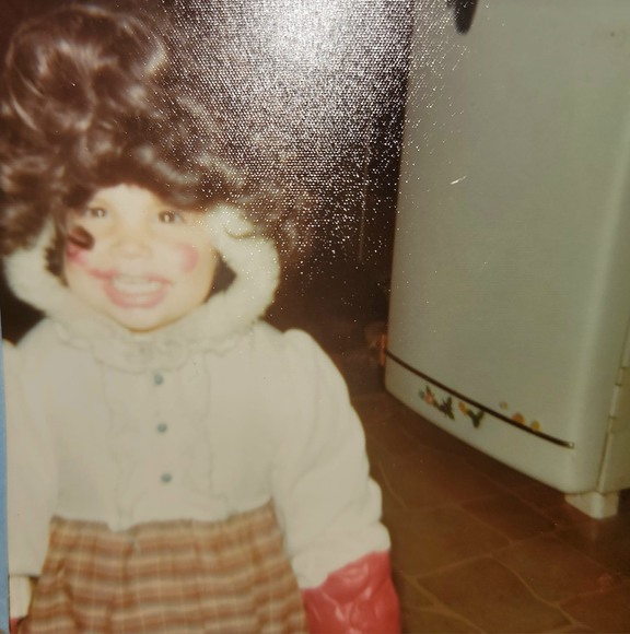 Meet your Posher, Sondra - Picture 1 of 1